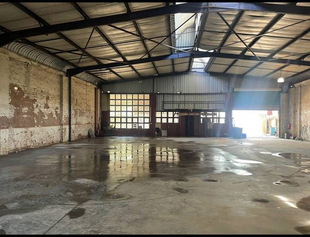 735M² WAREHOUSE TO LET IN SPRINGFIELD
